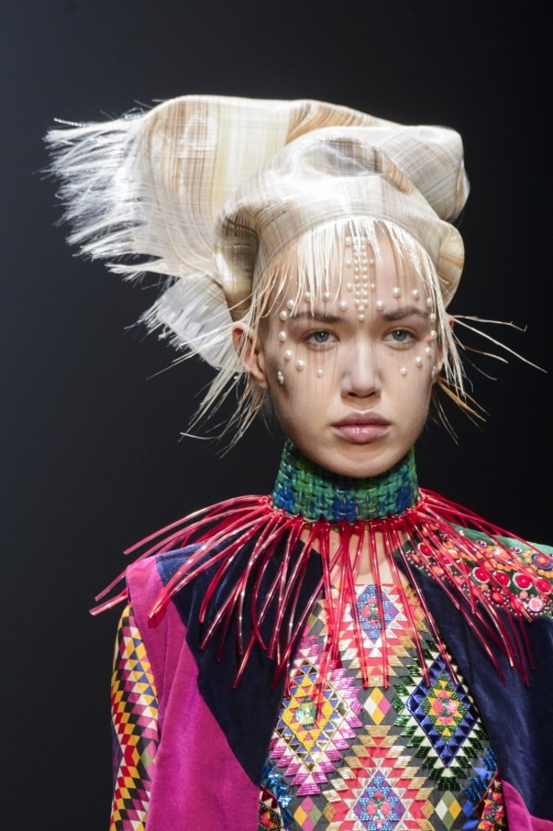 عرض أزياء Manish Arora لخريف وشتاء 2017