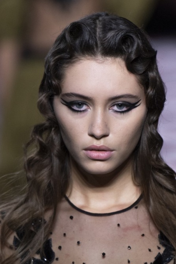 عرض أزياء دار Miu Miu لخريف وشتاء 2020-2021