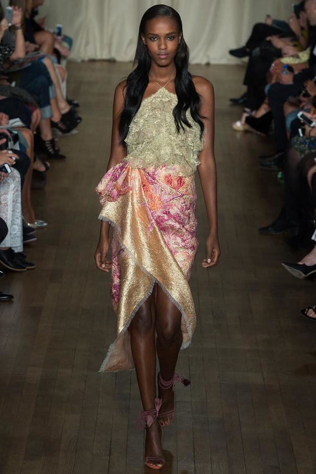 Marchesa : أحلام وردية من عالم الأميرات