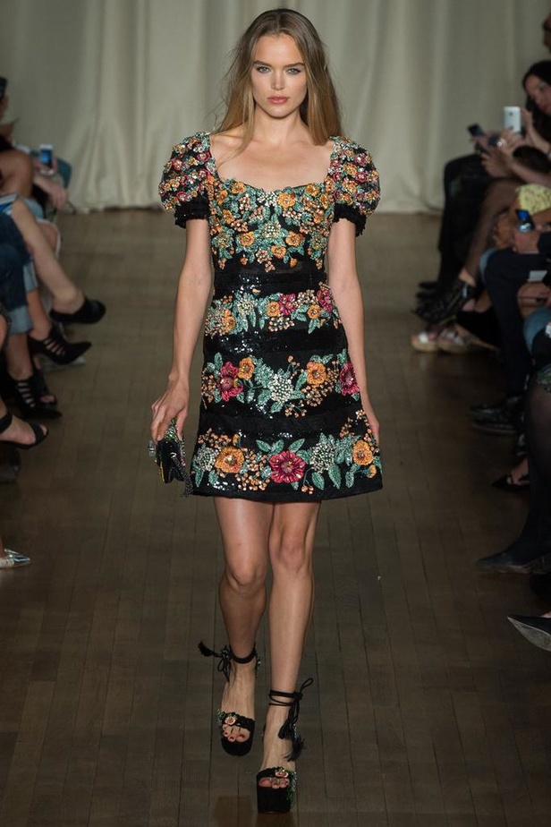 Marchesa : أحلام وردية من عالم الأميرات