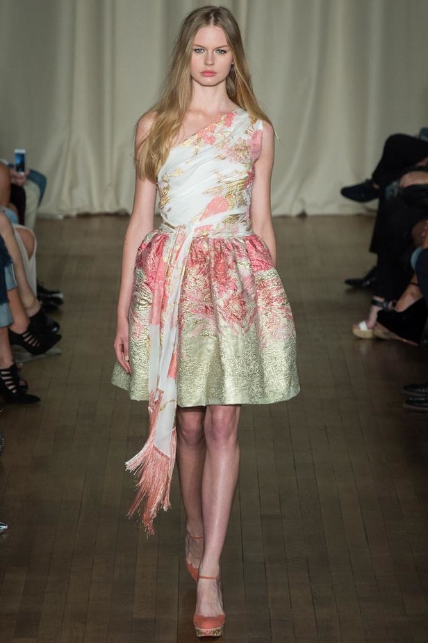 Marchesa : أحلام وردية من عالم الأميرات