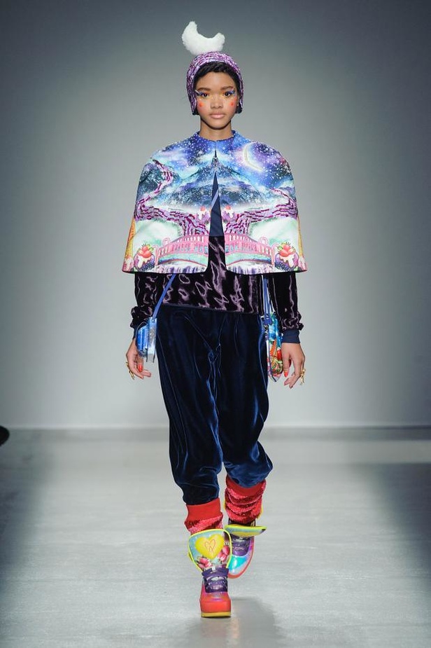 Manish Orora: الجنون الفني