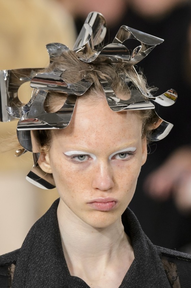 عرض أزياء ميزون مارجيلا لخريف وشتاء 2017-2018