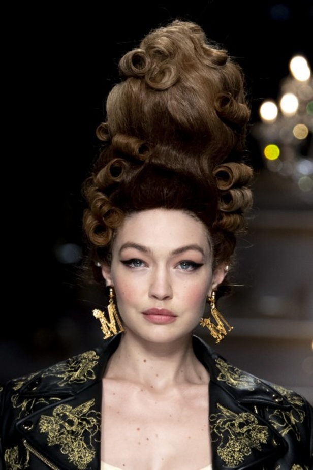 مجموعة موسكينو MOSCHINO لخريف وشتاء 2020-2021 من ميلانو