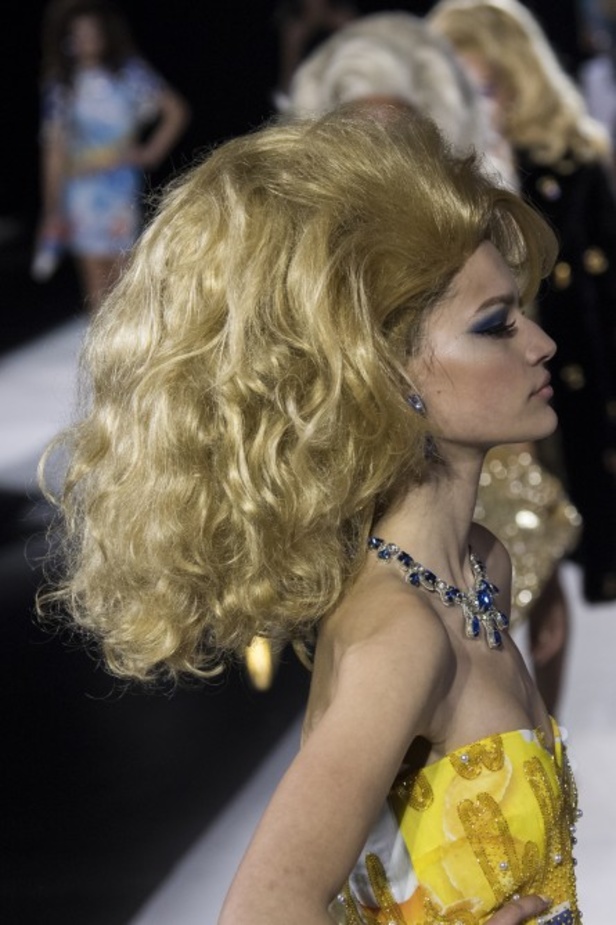 مجموعة Moschino  للألبسة الجاهزة لخريف و شتاء 2019