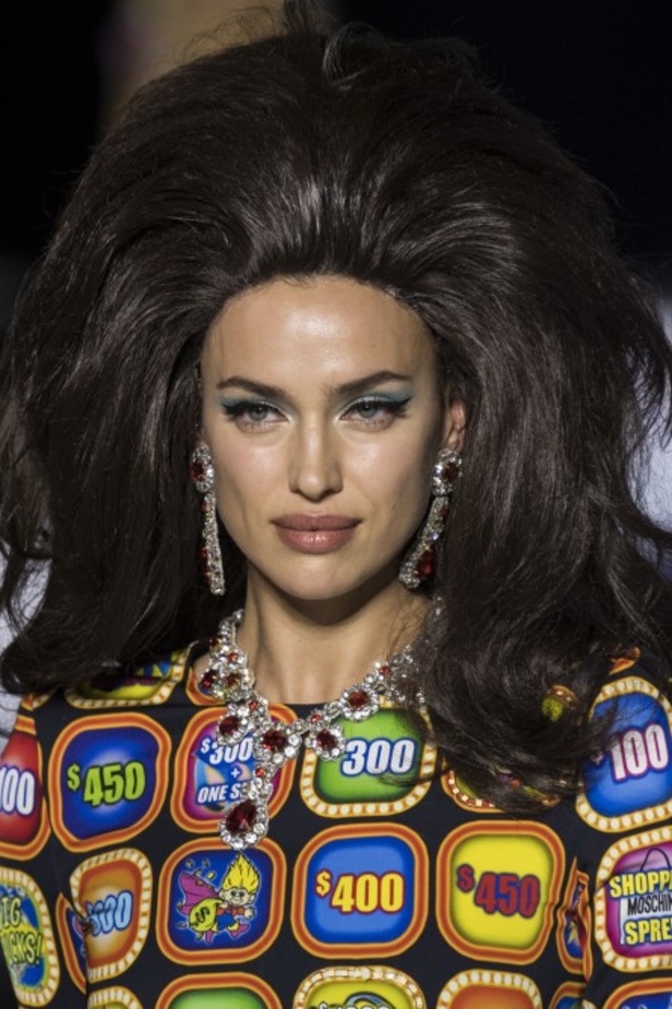 مجموعة Moschino  للألبسة الجاهزة لخريف و شتاء 2019