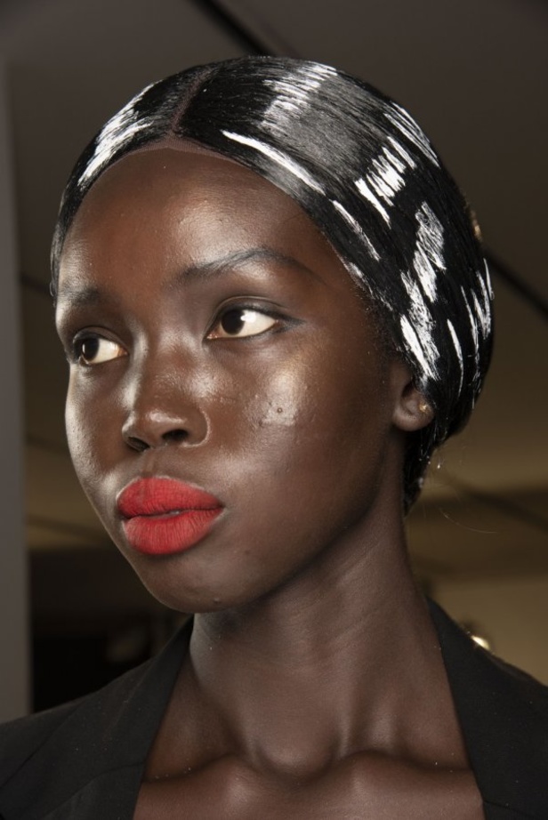 اسبوع الموضة في ميلان 2019  اخر صيحات MOSCHINO  لربيع وصيف 2020  