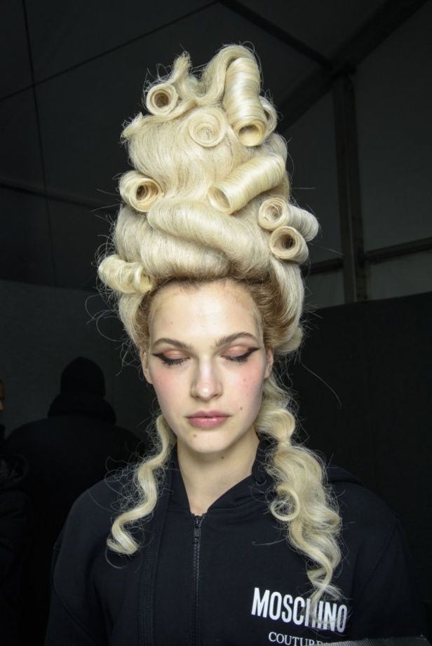 مجموعة موسكينو MOSCHINO لخريف وشتاء 2020-2021 من ميلانو