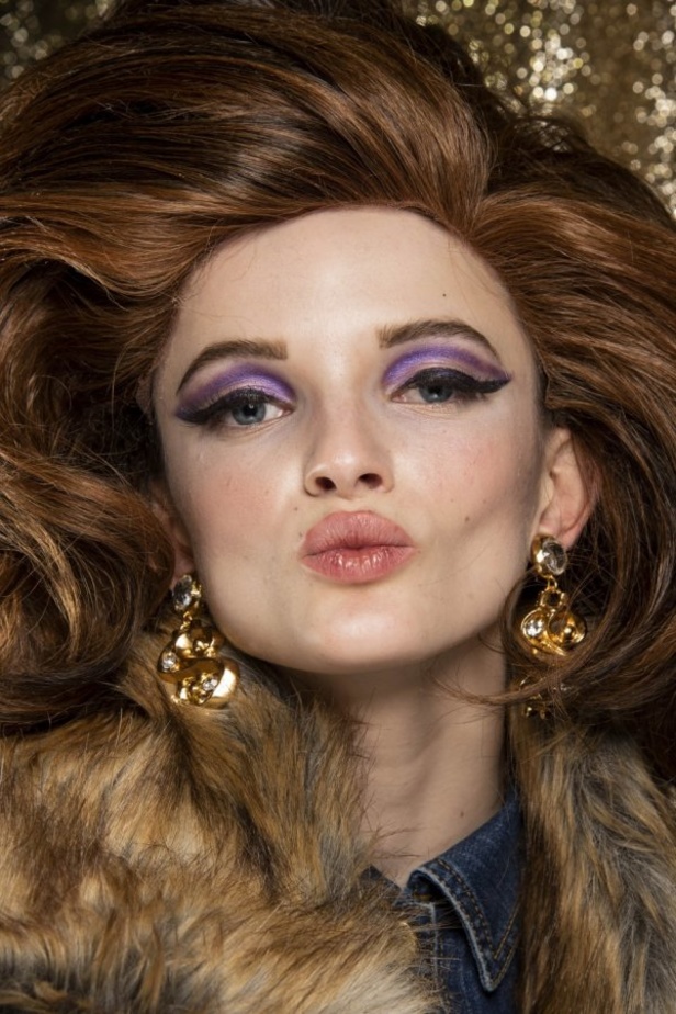 مجموعة Moschino  للألبسة الجاهزة لخريف و شتاء 2019