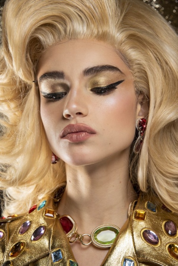 مجموعة Moschino  للألبسة الجاهزة لخريف و شتاء 2019