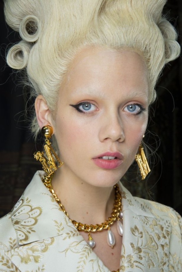 مجموعة موسكينو MOSCHINO لخريف وشتاء 2020-2021 من ميلانو