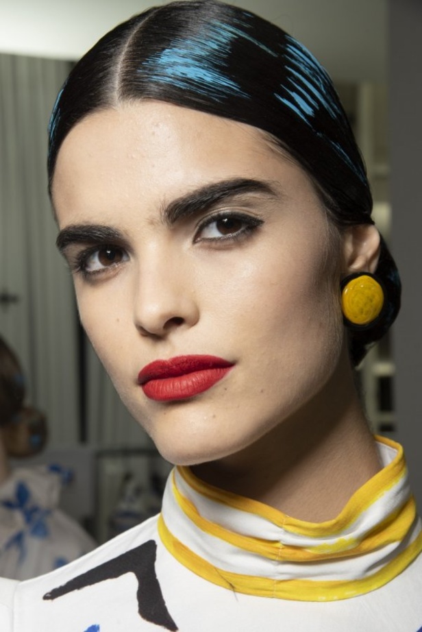 اسبوع الموضة في ميلان 2019  اخر صيحات MOSCHINO  لربيع وصيف 2020  