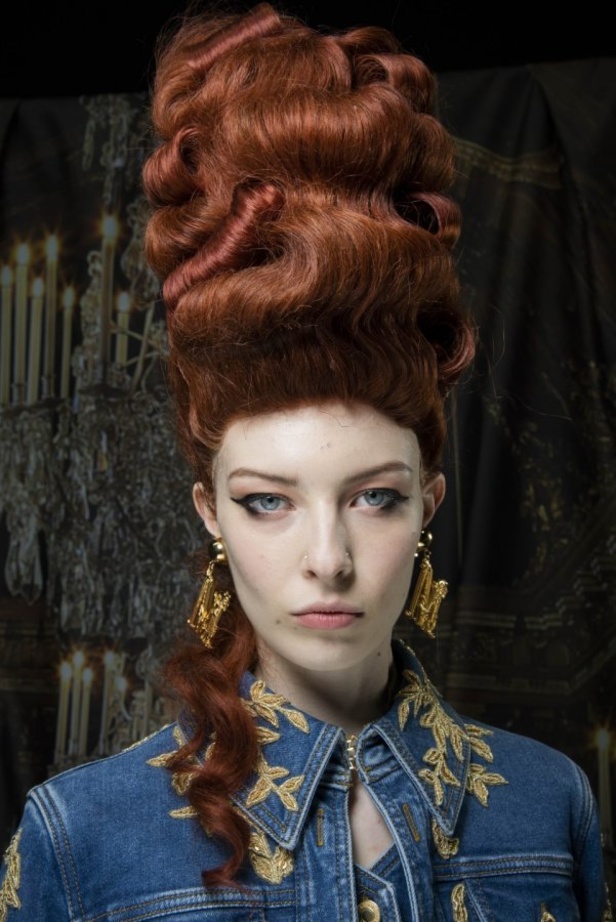 مجموعة موسكينو MOSCHINO لخريف وشتاء 2020-2021 من ميلانو