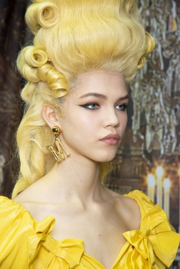 مجموعة موسكينو MOSCHINO لخريف وشتاء 2020-2021 من ميلانو