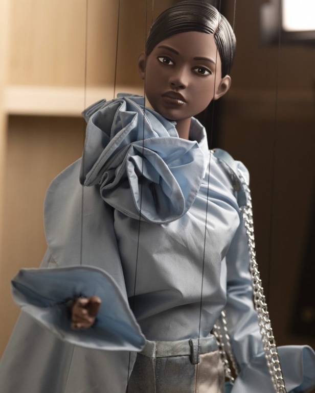 عرض أزياء مجموعة MOSCHINO لربيع وصيف 2021 في أسبوع الموضة في ميلانو