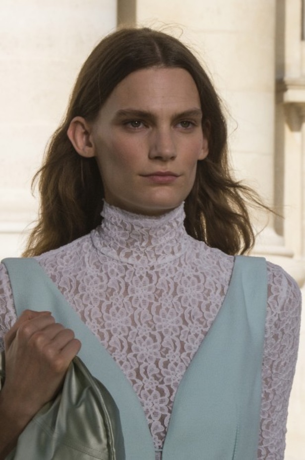 عرض أزياء Nina Ricci لموسم ربيع وصيف ٢٠١٨ !