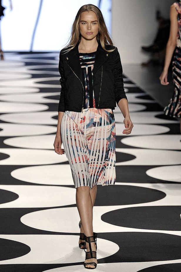 Nicole Miller : تمايلي على أنغام الكوباكابانا..