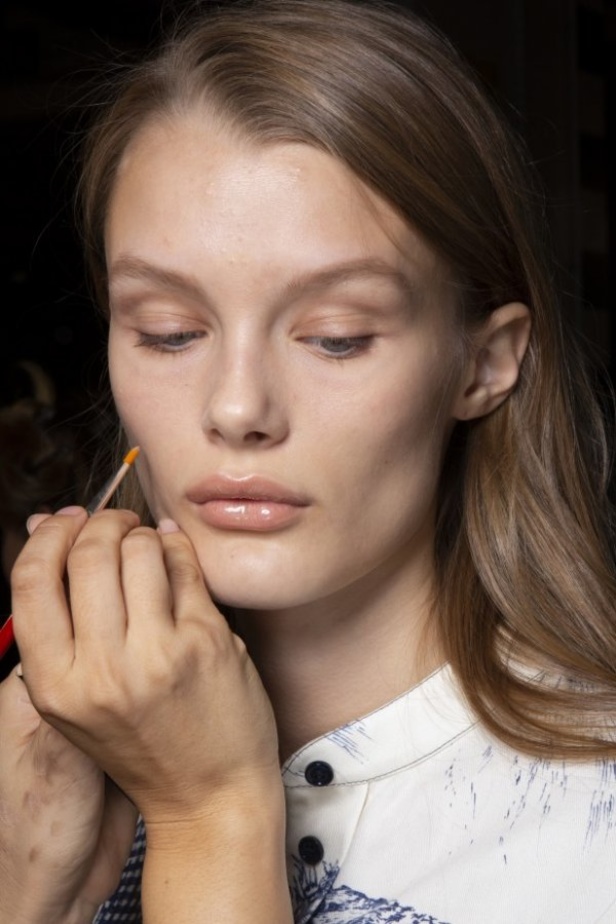 عرض مجموعة Off white بحس رياضي فاخر 