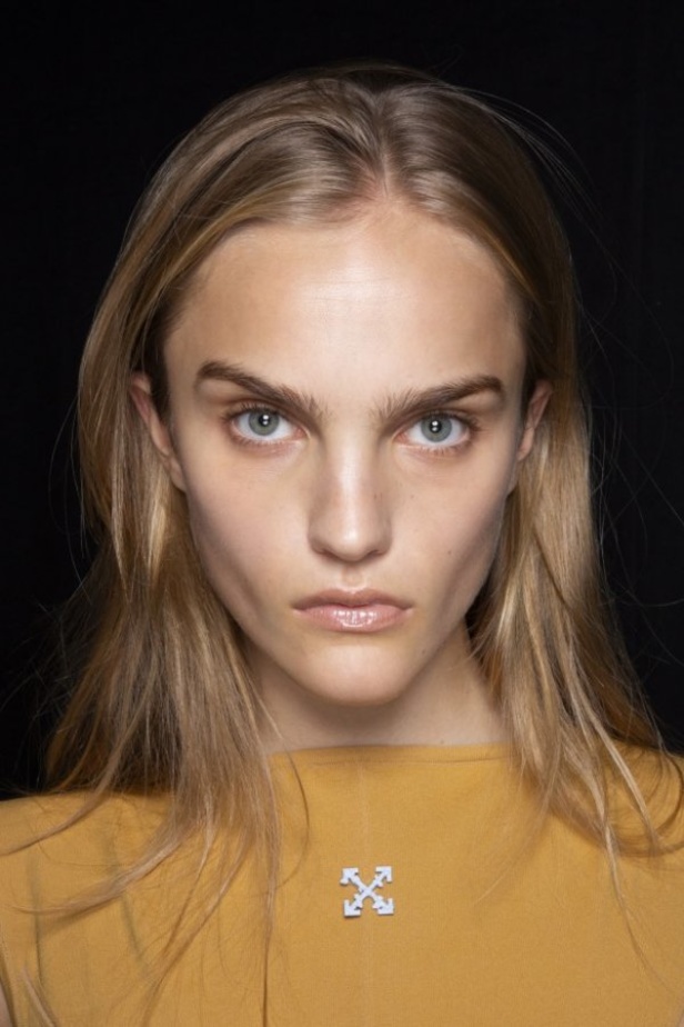 عرض مجموعة Off white بحس رياضي فاخر 