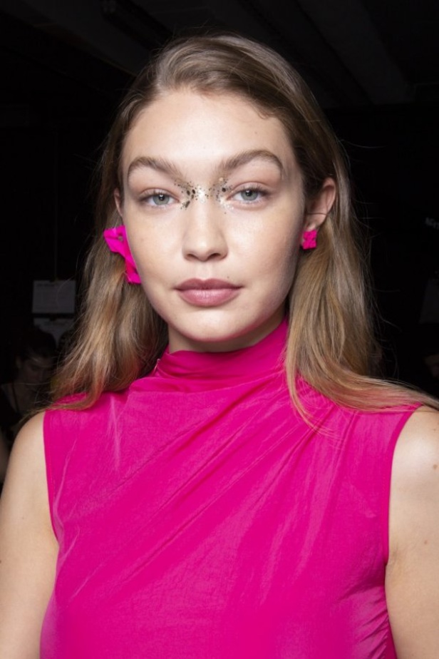 عرض مجموعة Off white بحس رياضي فاخر 