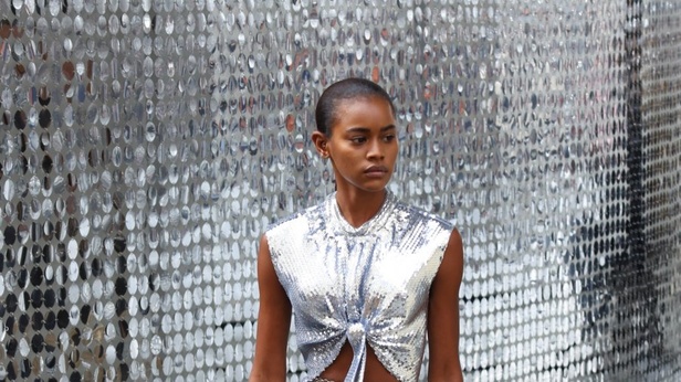 عرض ازياء Paco Rabanne من أسبوع الموضة في باريس لربيع وصيف 2021