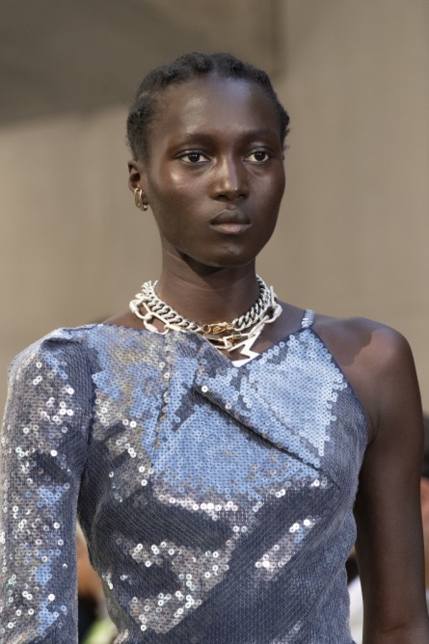 اسبوع الموضة في لندن 2019 عرض أزياء رولان موريه ربيع وصيف 2020