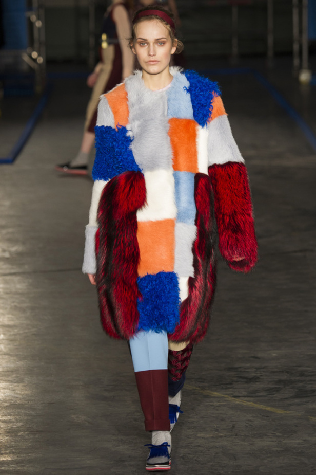 Roksanda Ilincic: معرض من الفنون بتصاميم راقية