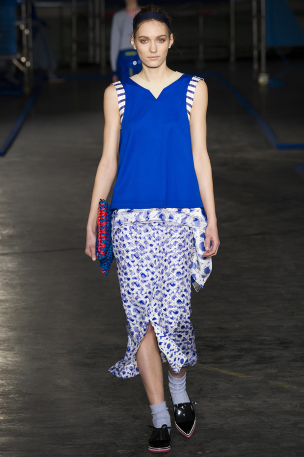 Roksanda Ilincic: معرض من الفنون بتصاميم راقية