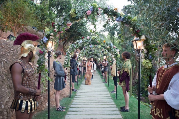 عرض Dolce & Gabbana بين الخيال والواقع 