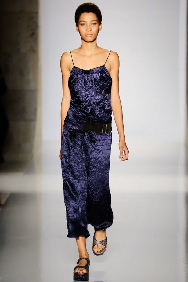 Victoria Beckham تخرج عن التقليدي بمجموعة عملية وعصرية!