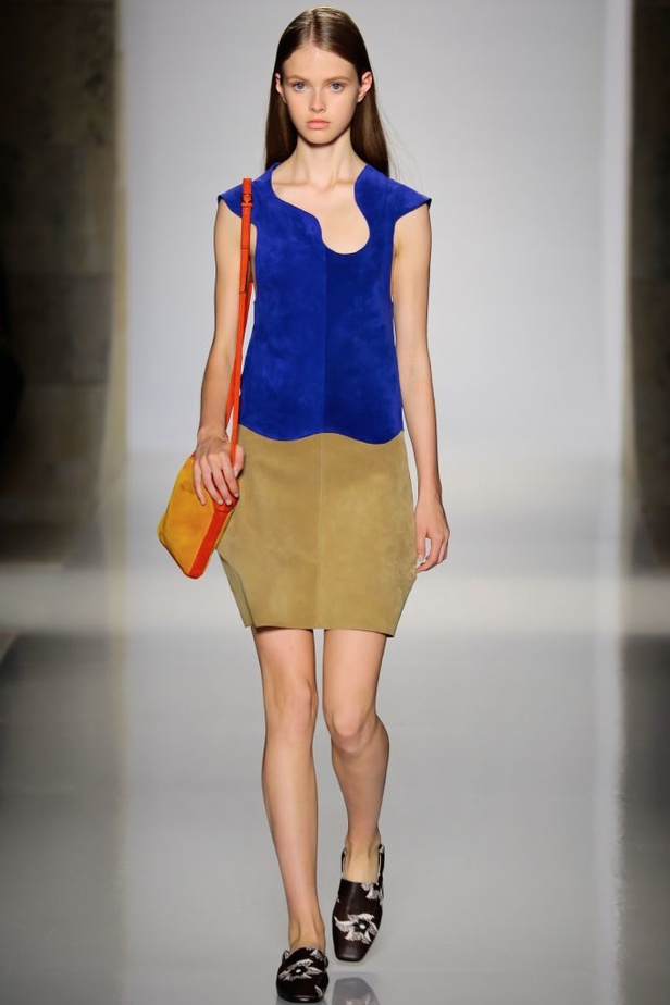 Victoria Beckham تخرج عن التقليدي بمجموعة عملية وعصرية!