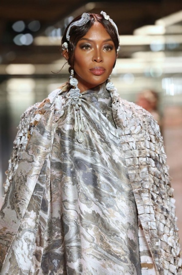 عرض أزياء فندي الهوت كوتور لربيع وصيف 2021 ضمن أسبوع الموضة في باريس !