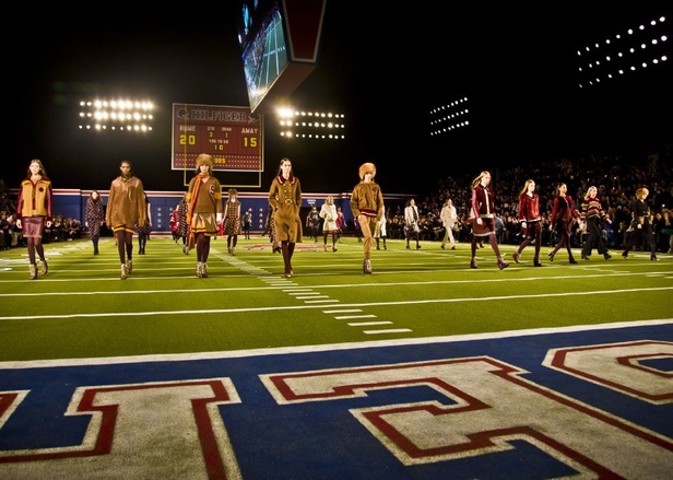 تشبّثي بكامل جنونك مع خريف Tommy Hilfiger