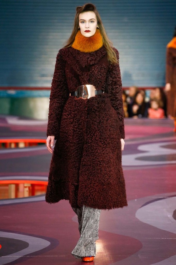 Roksanda Llincic......قوّة بالألوان واحتشام بأناقة 