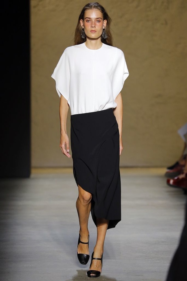 عصرية وحداثة وكمال في عرض Narciso Rodriguez 