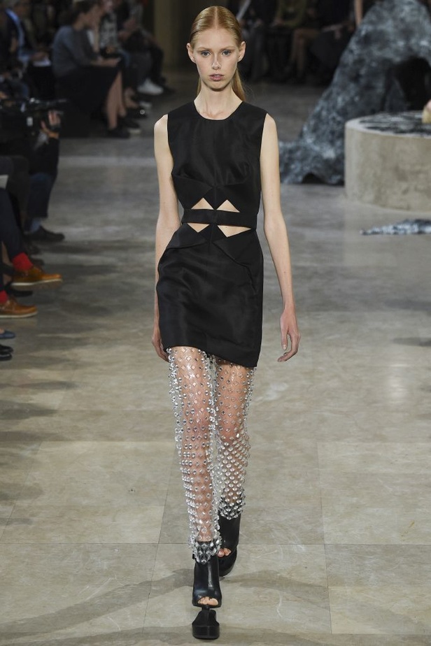 مجموعة Iris Van Herpen لربيع و صيف 2016