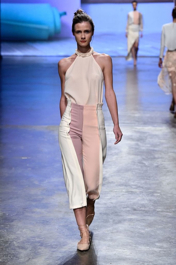 عرض ازياء MADIYAH AL SHARQI لربيع و صيف 2016