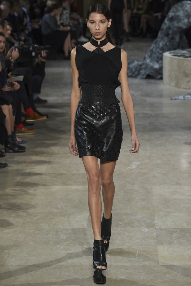 مجموعة Iris Van Herpen لربيع و صيف 2016