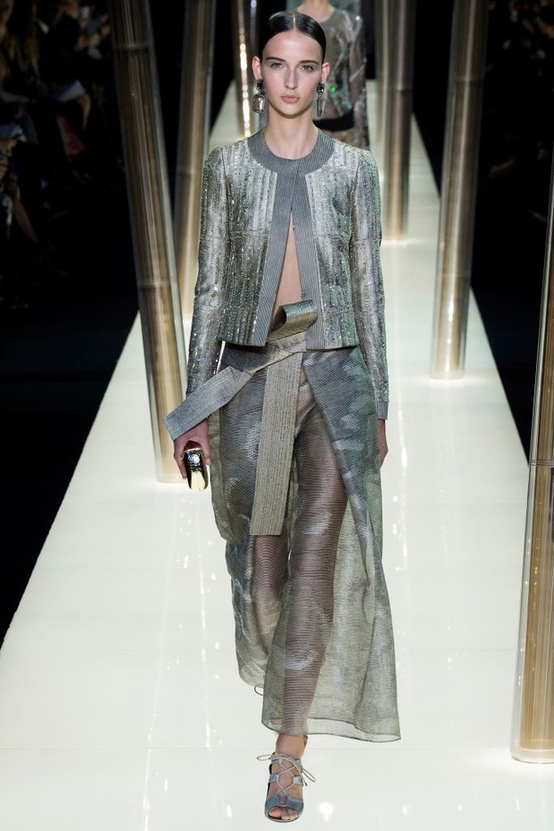 Armani Prive يُدخلنا حدائق البامبو في مجموعته الجديدة 