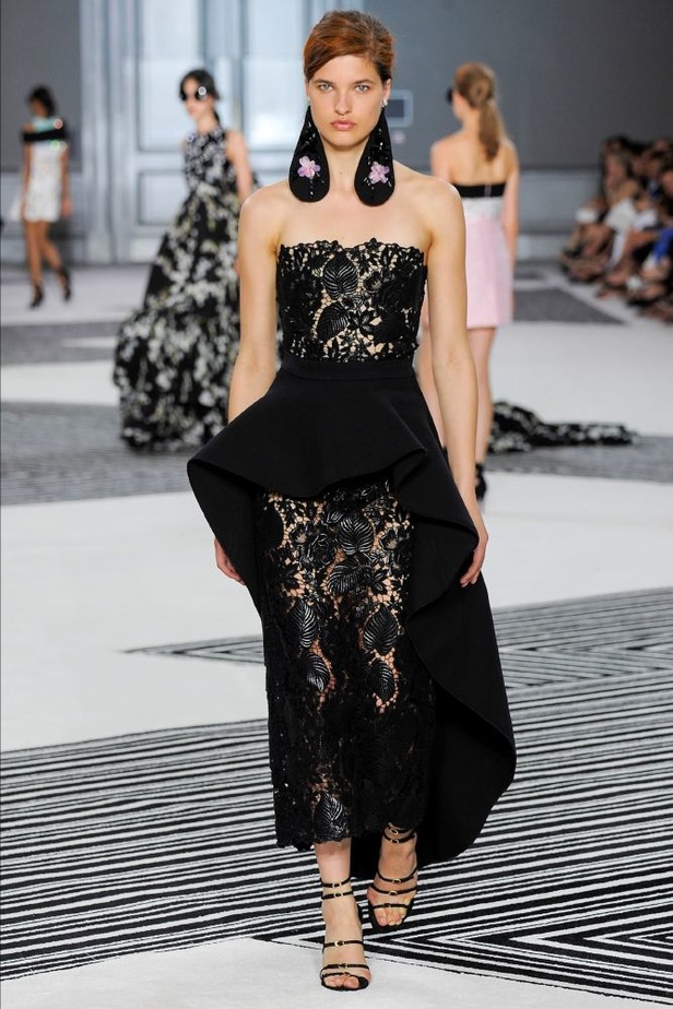 Giambattista Valli حلم صيفي لموسم خريفي بارد