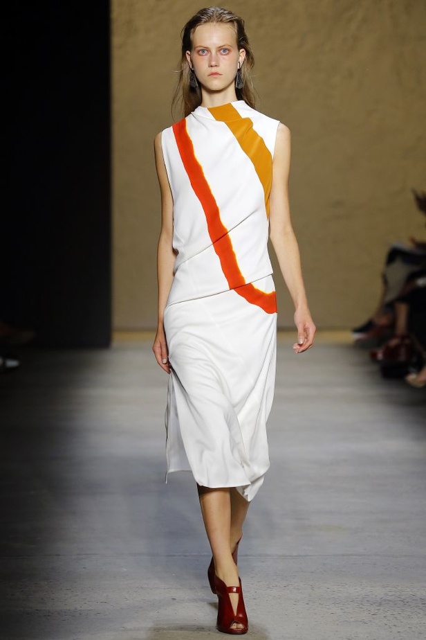 عصرية وحداثة وكمال في عرض Narciso Rodriguez 