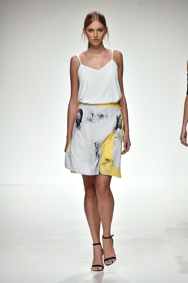 عرض ازياء زينة برسلي لربيع و صيف 2016