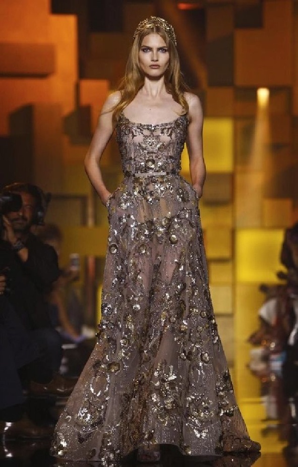 Elie Saab يُهدي زوجته مجموعة من الذهب!
