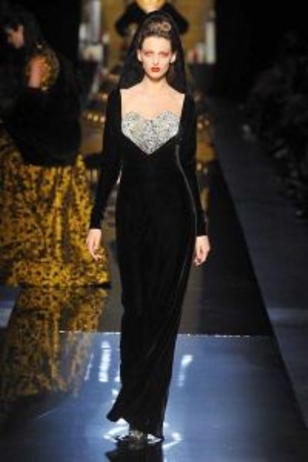 الأنوثة بكل قوّتها بتصاميم من Jean Paul Gaultier