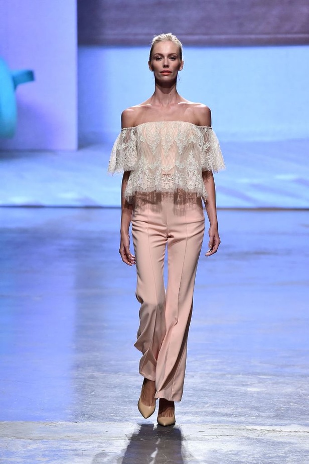 عرض ازياء MADIYAH AL SHARQI لربيع و صيف 2016