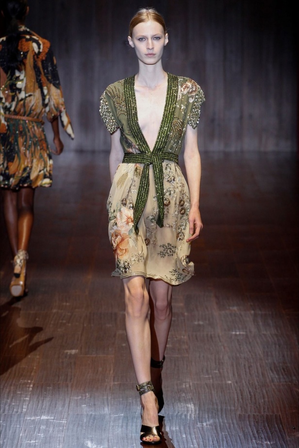 Gucci تمرد السبعينيات بألوان نارية!