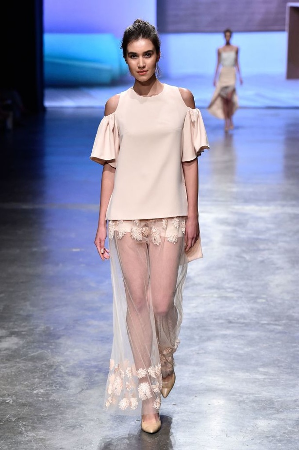 عرض ازياء MADIYAH AL SHARQI لربيع و صيف 2016