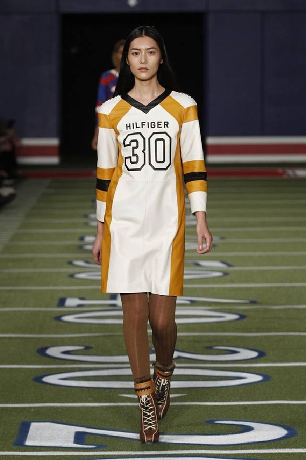 تشبّثي بكامل جنونك مع خريف Tommy Hilfiger