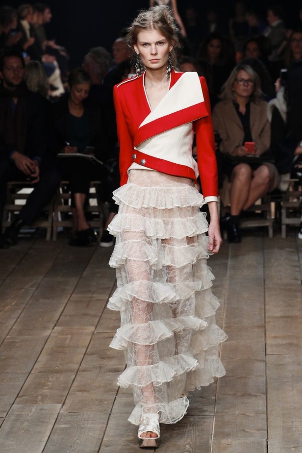 مجموعة Alexander McQueen لربيع و صيف 2016