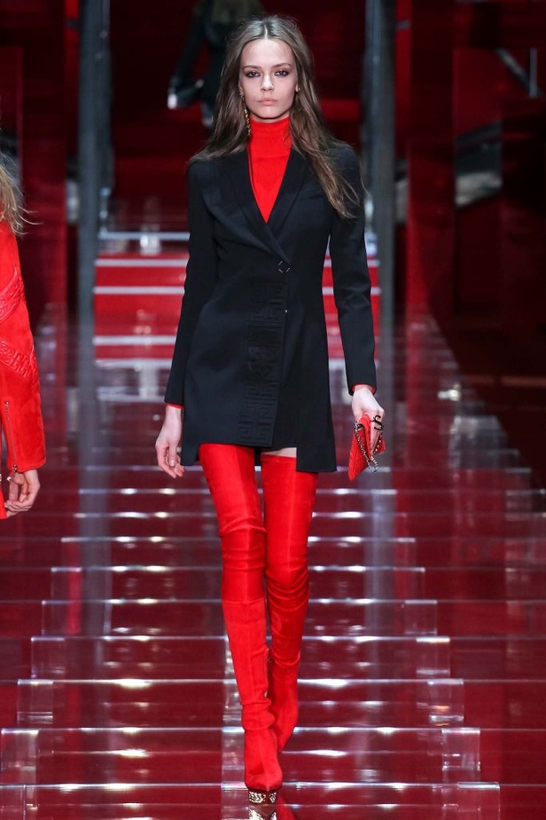 رحلة مبهرة في عالم الإنترنت مع "Versace"